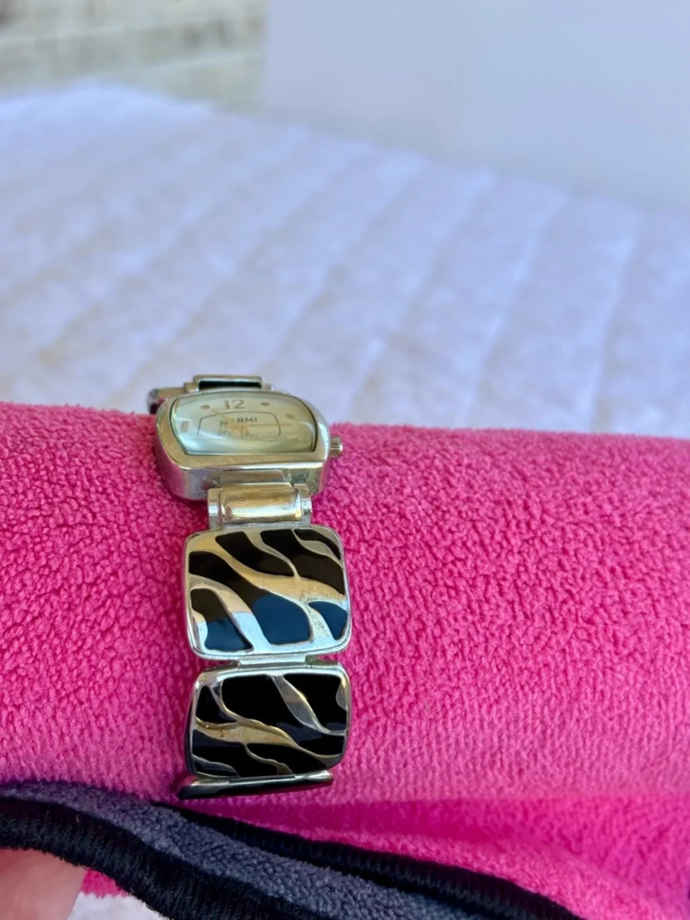 Vintage Narmi Zebra Cuff Watch Silver Black‎ Hinged Bangle New Battery